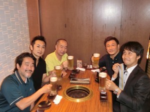 1日の実習終了後の懇親会。質問が飛び交います。